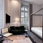 Dorothea Hotel, Budapest, Autograph Collection
