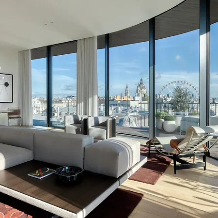 Dorothea Hotel, Budapest, Autograph Collection